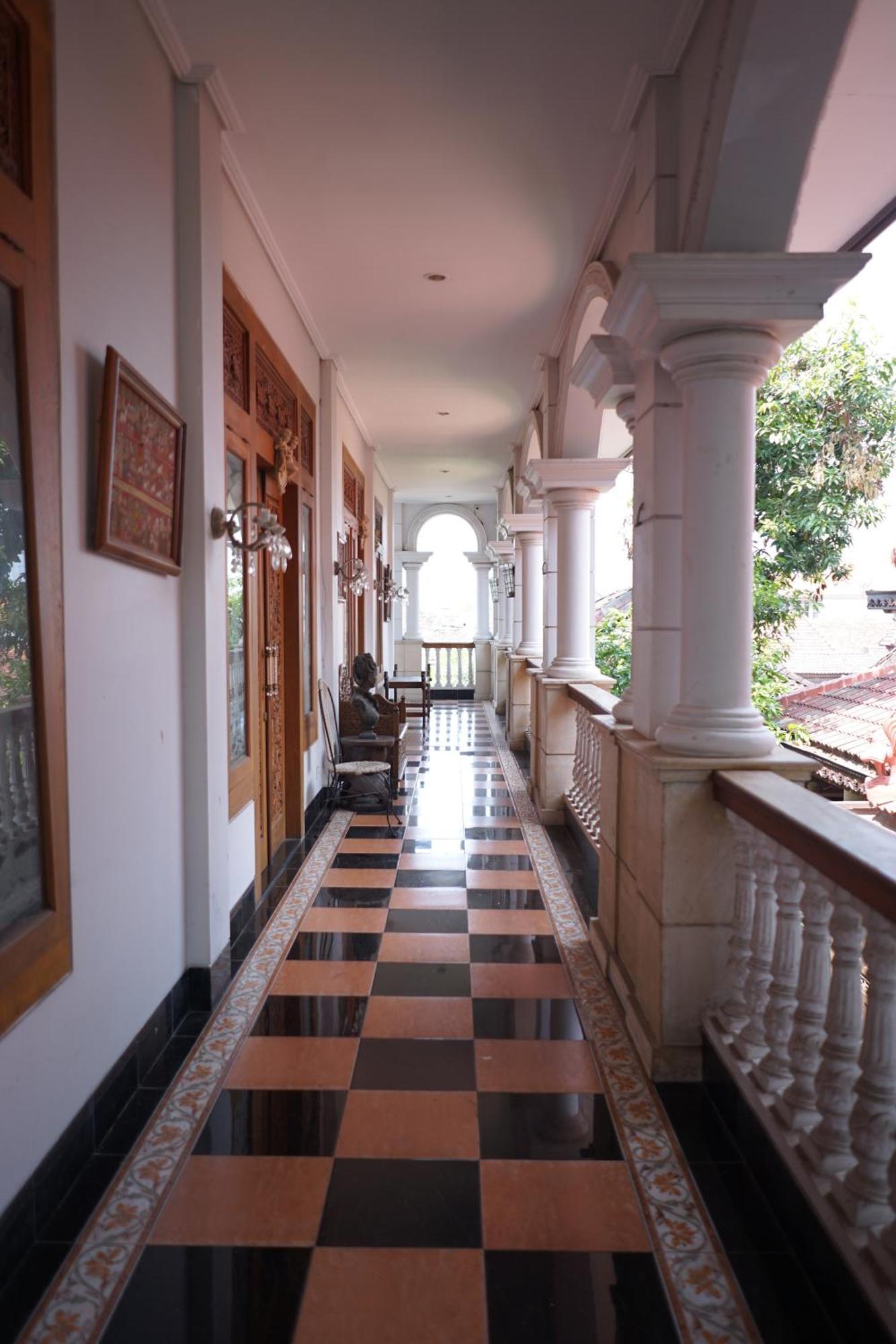 Rumah Pesik Art Heritage Gondowulung Exterior photo